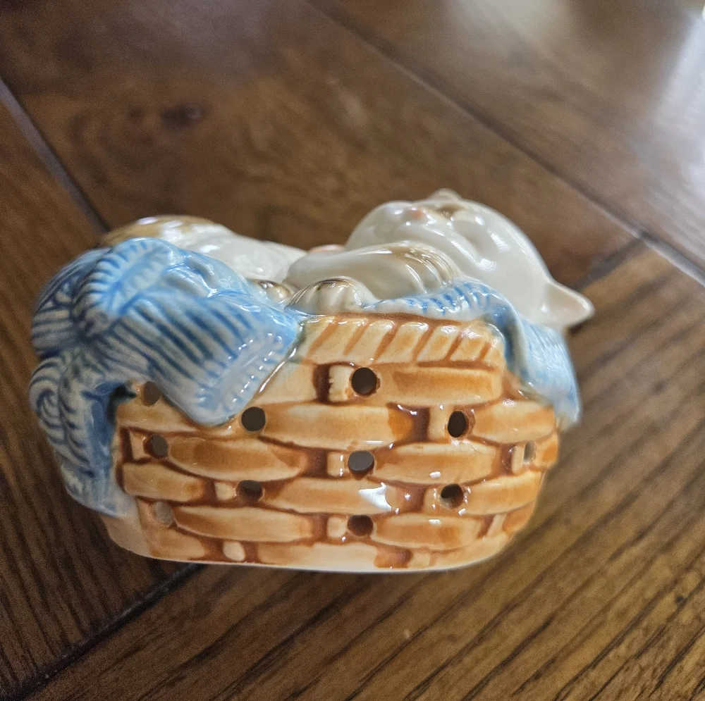 Kitten In A Laundry Basket Potpourri Holder From Avon 1983